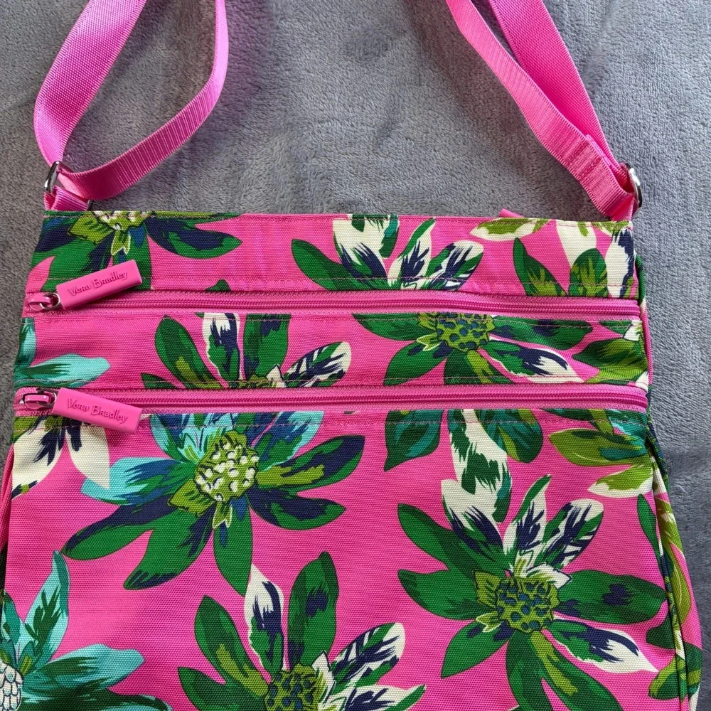 Vera Bradley Triple Zip Hipster Pink Floral Crossbody‎ Bag Tropical Paradise